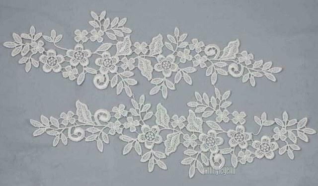 zdroj: http://www.ebay.co.uk/itm/1-Pair-Mirror-Flower-Motif-Sewing-Applique-Off-White-Fabric-Venise-Lace-Trim-/111186575175?pt=LH_DefaultDomain_3