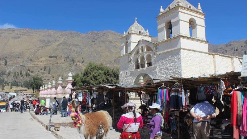 Prakticky na každém trhu v Peru najdete výrobky z alpaky. Zdroj: archiv Matouše